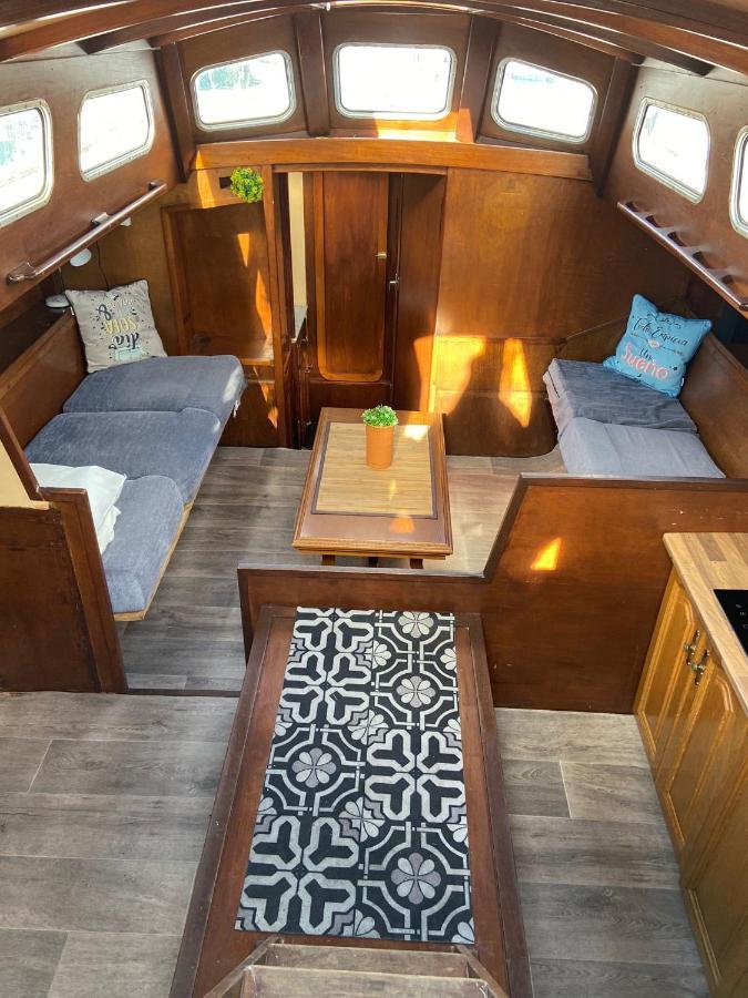 Fantastic Sailing Boat To Sleep In Barcelona 호텔 외부 사진